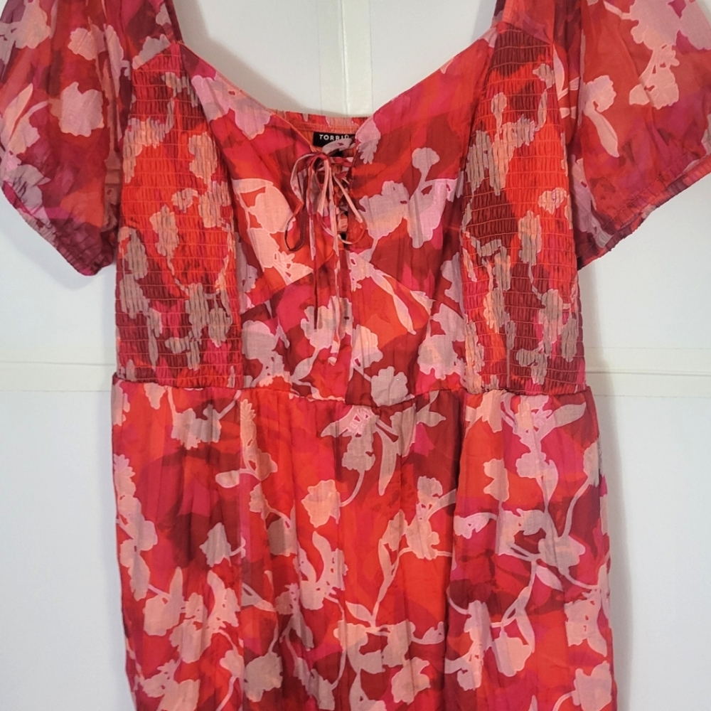 NWT Torrid Lace Up Smoked Floral Dress - Picture 4 of 5